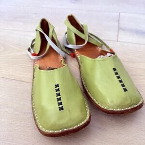 Leather Chartreuse Women Closed Toe Sandal Lime Green Tie Sz 9.5 10 US EU 40